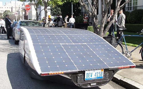 Giới thiệu đề tài" Ô tô chạy bằng năng lượng mặt trời"